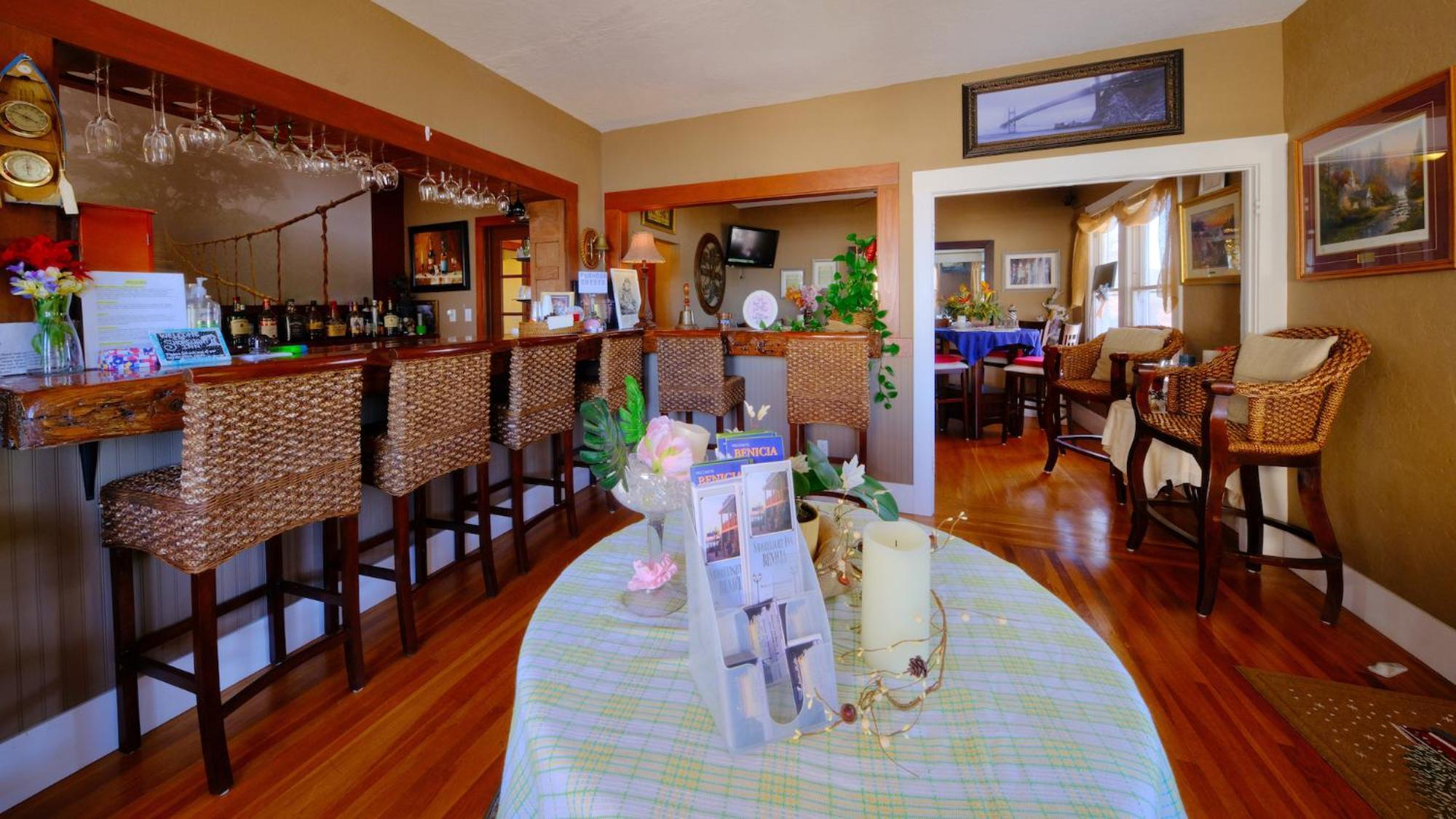Shorelight Inn Benicia Exterior photo